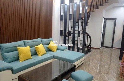 Sập sàn – Bán nhà 6 tầng ngõ 68 Nguyễn văn Linh, phường Thạch Bàn – 30 m2, giá 4,xx tỷ.